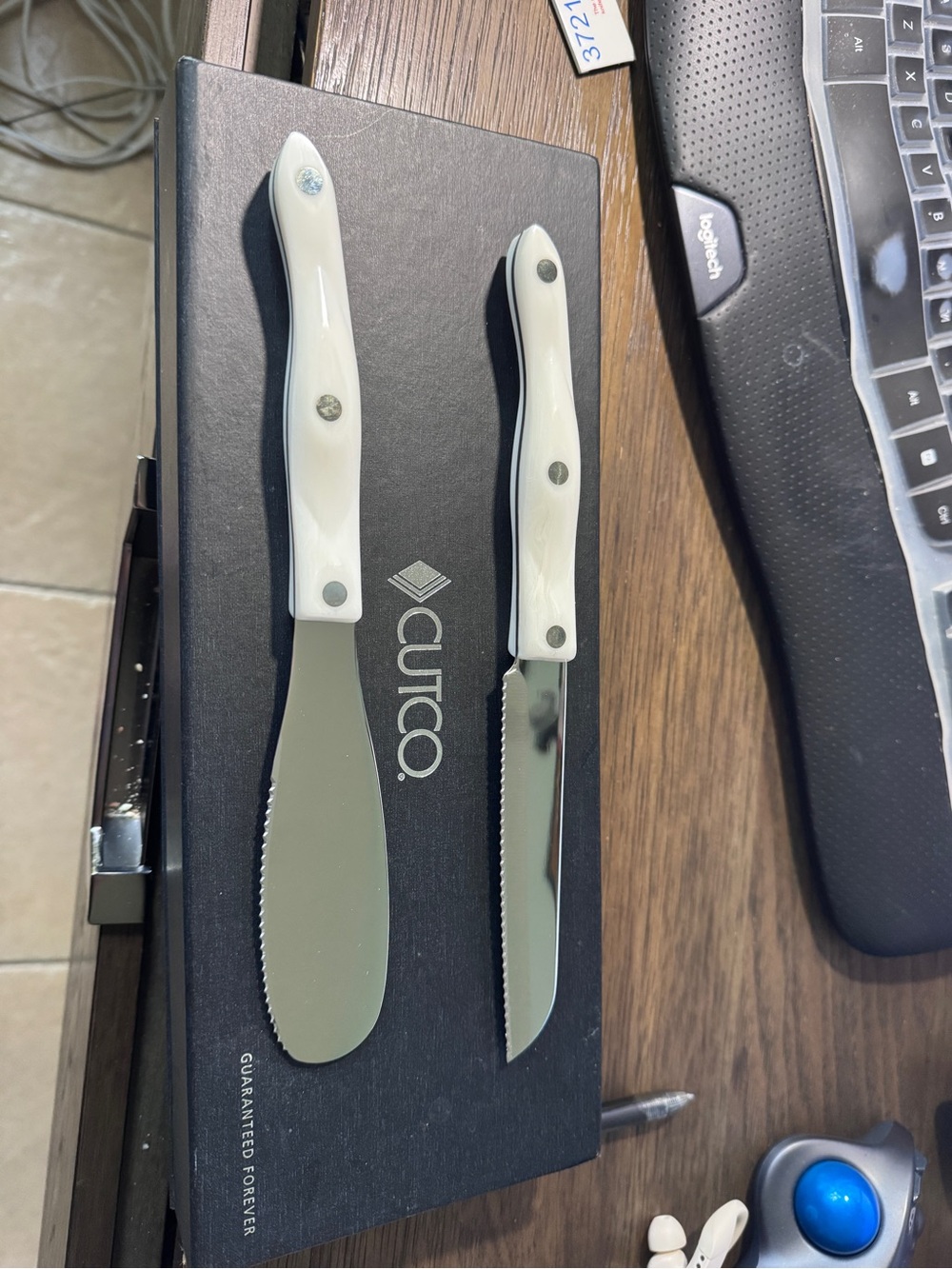 Cutco White Handle Serrated Spreader and Paring Knife Set